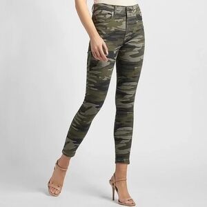 Express Women's Camo Skinny Jeans in Olive Green